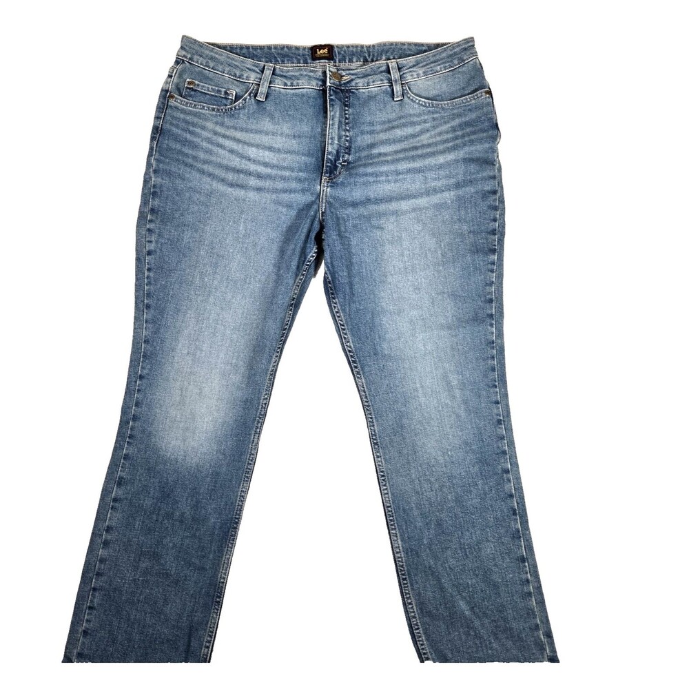 Lee Jeans Women's Size 18 Short Mid-Rise Relaxed Fit Straight Leg 27" Inseam New